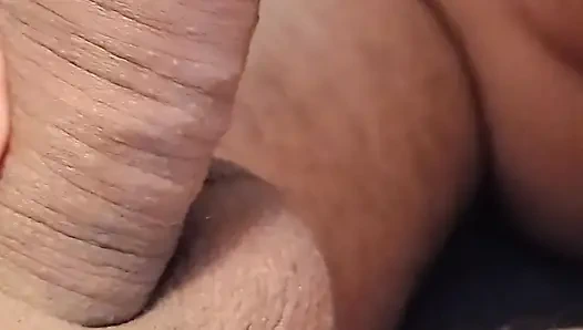 Sapık evli kadın sikimi güzel ve yavaş emiyor