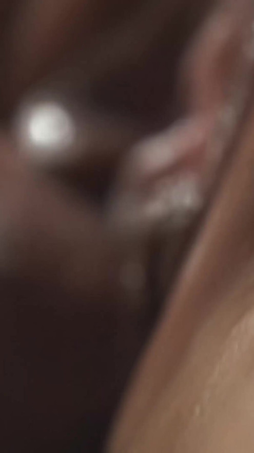 Penetrationer og creampie filmet med et makroobjektiv i detaljer | Klip 1