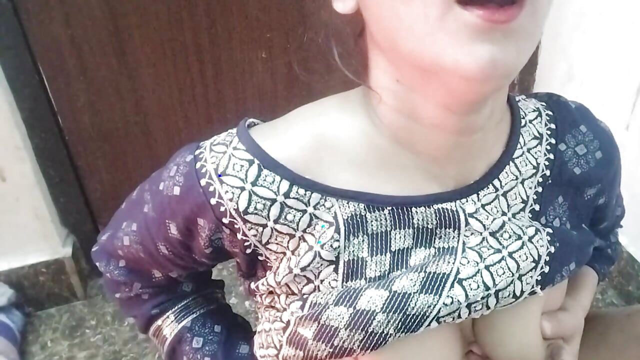 Step sister ne muze chuchi dikhaya aur mai chod diya