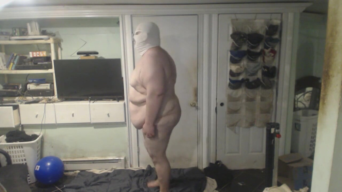 FatAssSmallDick sprema i širi komentare skakačica