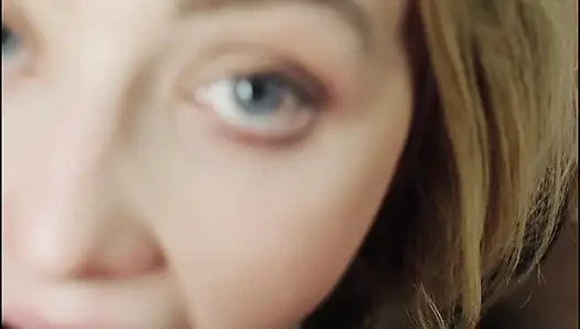 Sevimli İngiliz sarışın lottie lou bakış açısı sakso