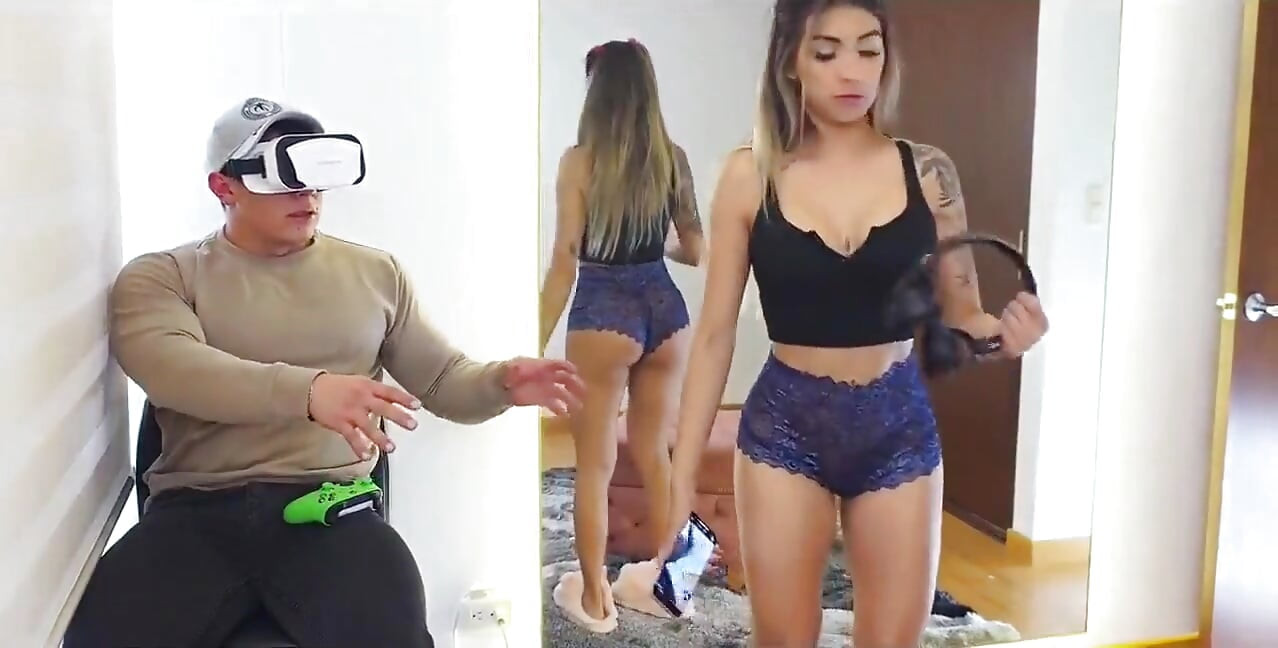 Cuckold! if the Husband Doesn't Have Time for Her, the Stepbrother-in-law Takes Care of Fucking Her! Cum in Mouth!