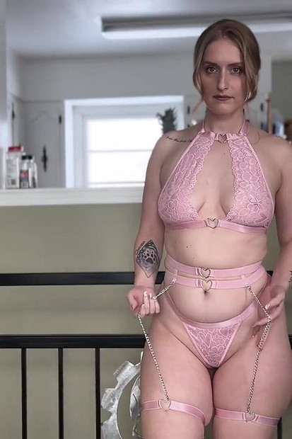 Probavanje 4K prozirnog donjeg rublja