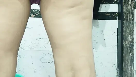 Priya bhabi heiße badeshow