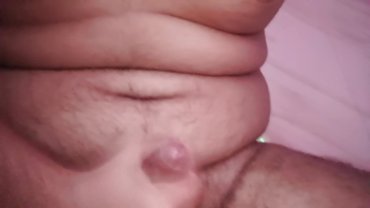 Asiático garoto se sujou inserindo coisas na bunda e masturbando pau
