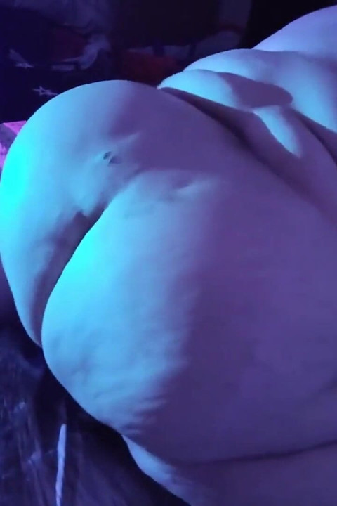 SSBBW Rides Lots of Dildos for You to Watch