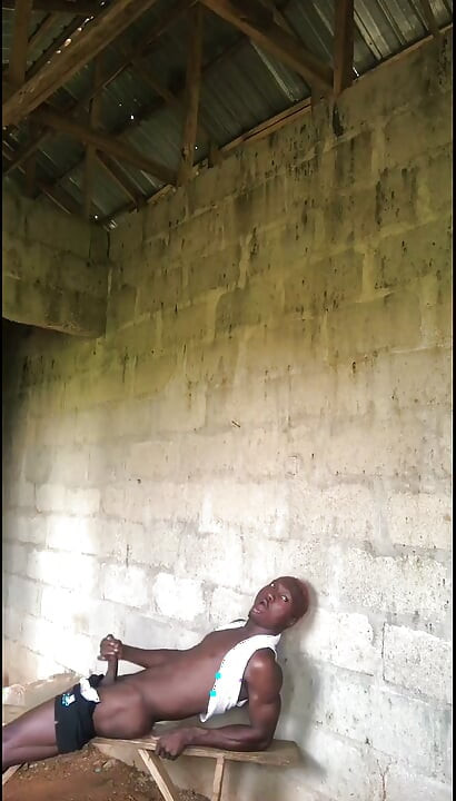I have To Masturbate In Uncomplicated Building And Cum Big
