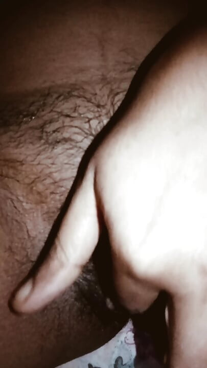 Mallu naughty mom fingering