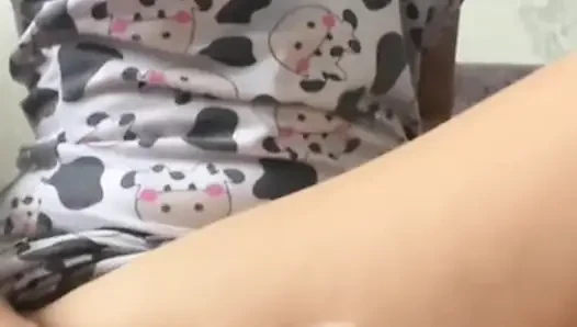 Sie kam mit aufrechten nippeln nach hause, sie streichelt mich! Echtes selbstgedrehtes video