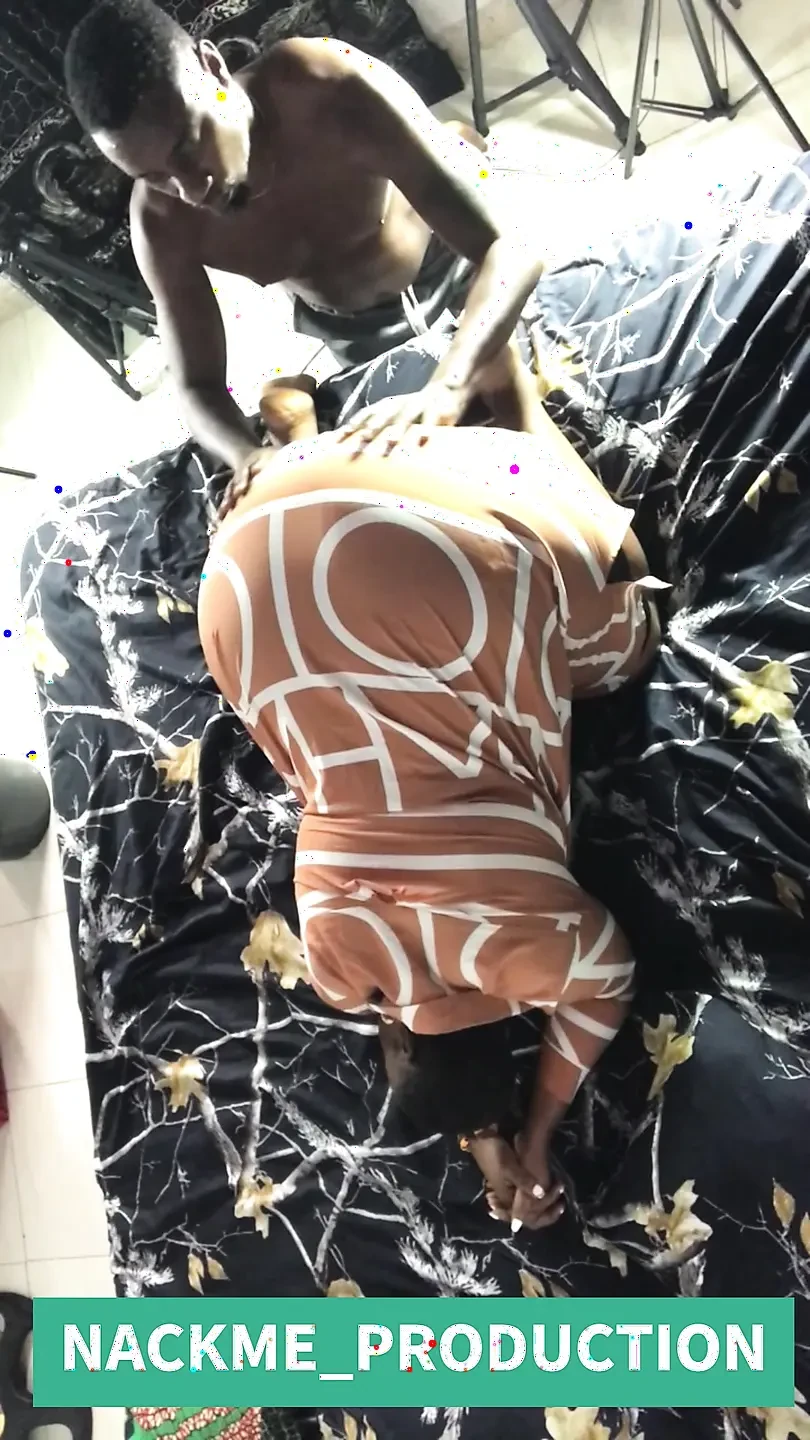 Mrnackme在晚餐时吃我的屁股