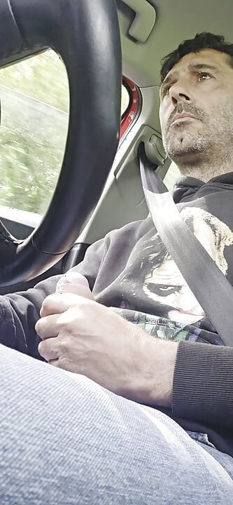 Straight guy gets horny and jerks off while driving, he almost got caught
