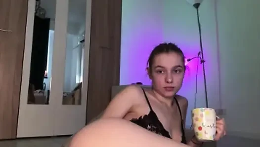 Трахаю пальцами анал с возбужденной Jucielussie