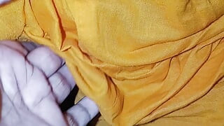बांग्लादेश में बड़ी गांड और बड़ी गांड वाली देसी पत्नी और बांग्ला सेक्सी पति पत्नी बड़े स्तन घर का बना पत्नी बिस्तर साझा करती है