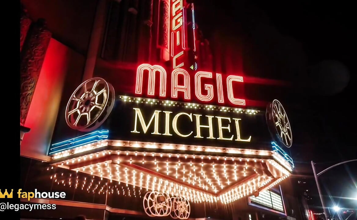 Une grande asiatique blonde bien monté baise et se fait baiser sans capote par la star du porno Magic Michel