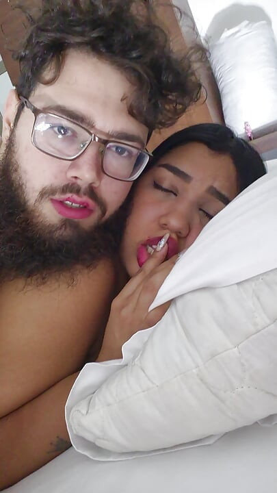 Ik kon niet tegenin gaan, deze mooie man bood aan me een massage te geven en gaf me zijn lul