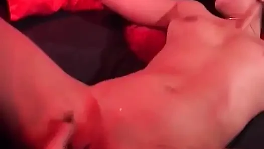 Sesi fisting bareng cewek lesbian jerman yang hadir untuk bersenang-senang!
