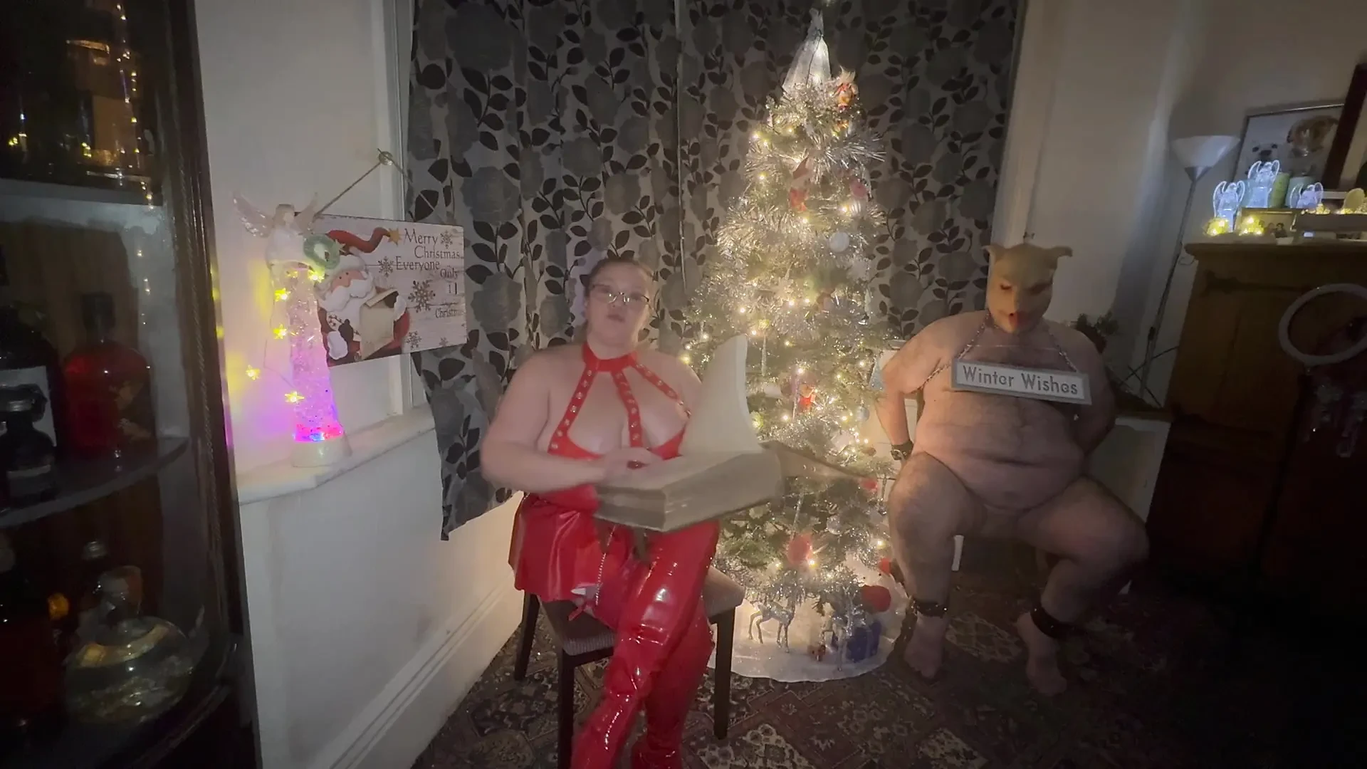 Mrs. Kinkmas karácsonyi története Satana malackával.