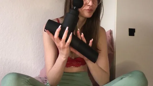 NEVER SEEN BEFORE!! EXTREME MASSAGE GUN MASTURBATION!!! 18yo German Skinny Teen with small tits and big Labia