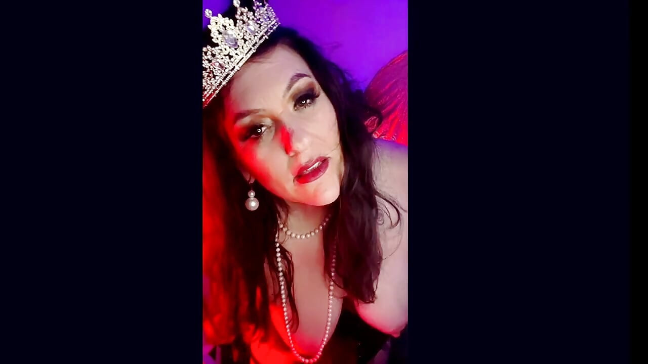 HOmewrecking BBW Babe SanDiego8383 bdegs fotr her married lover's cock