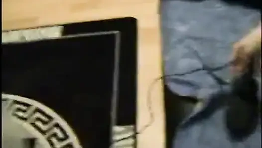 Seksi kızlar evinde filme alındı