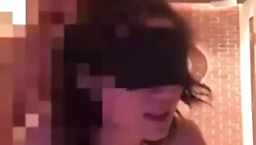5698