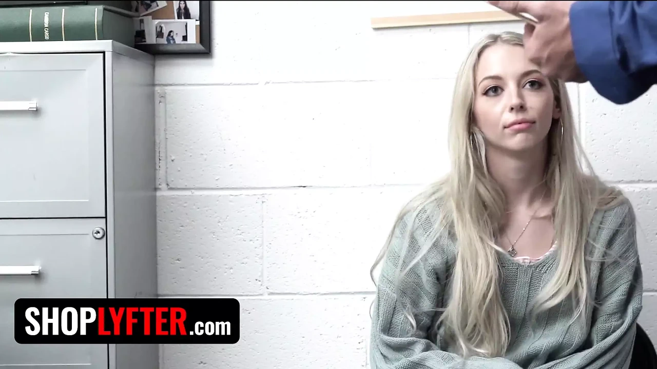 她完美的奶子不会停止弹跳！操青少年小偷铁杆免费完整电影