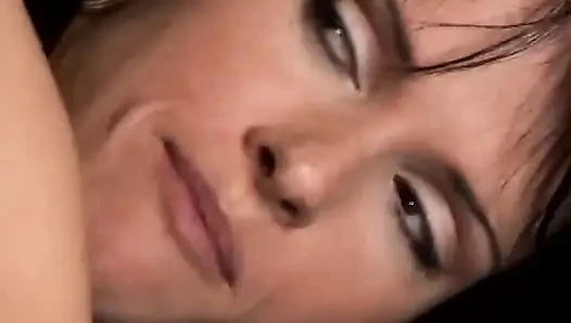 Jennifer Dark'ın 2 zenci adam tarafından döllediği film