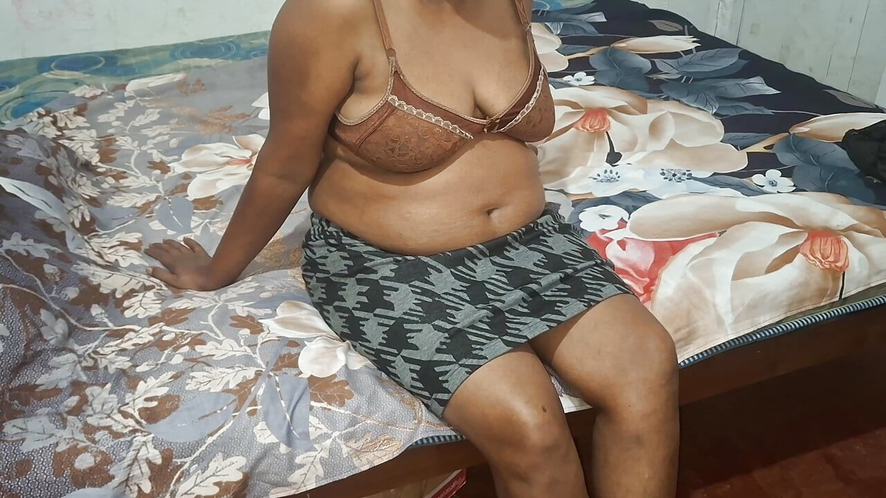 Personal Trainer Tebal yang Seksi di Rumah