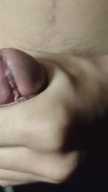 Gay asiatique, masturbation en solo, éjaculation, joli twink mince