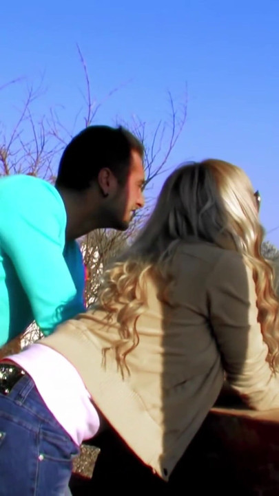 Bu muhteşem orta yaşlı seksi kadın için 3 fışkırtma