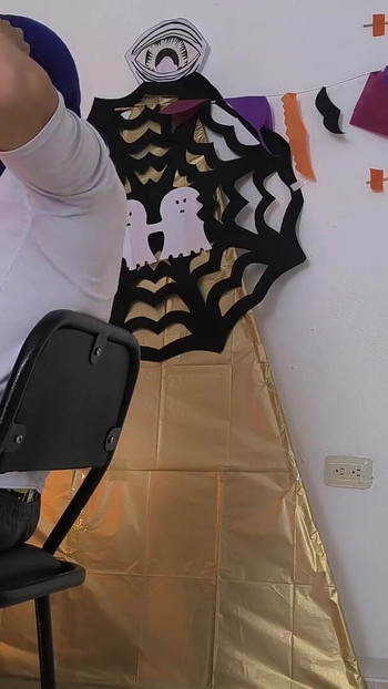 Alura vrăjitoarei sexuale: un ritual care dezlănțuie pasiuni intense și sexuale de Halloween | Clipul 1