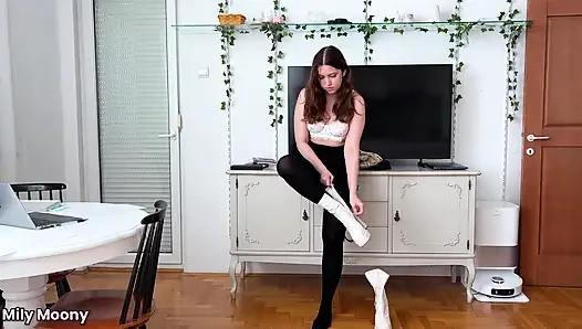 Ofis elbisesi değişikliği ve profesyonel olmayan vücut dokunma canlı video