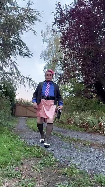 In a quick outfit with a salmon wrap skirt for an evening