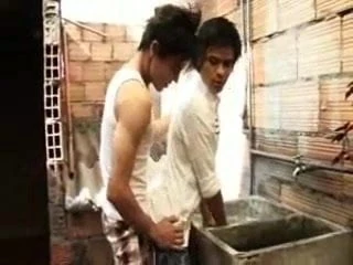 DOS CHICOS MUY CALIENTES