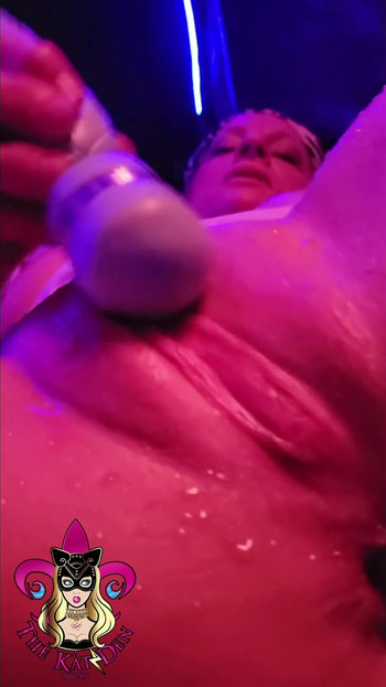 Mommy Kat-licious Squirts Solo Play with Toys and Hubby Bigsexydaddyd