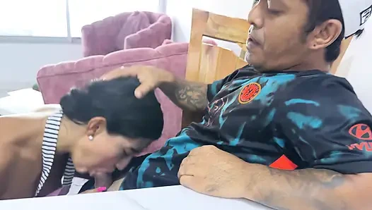 Tante seksi dengan pantat bahenol ini dientot habis-habisan sama kontol besar sampai muncrat