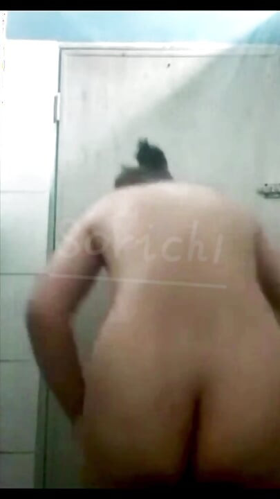 Takeapeekatmycurvywife