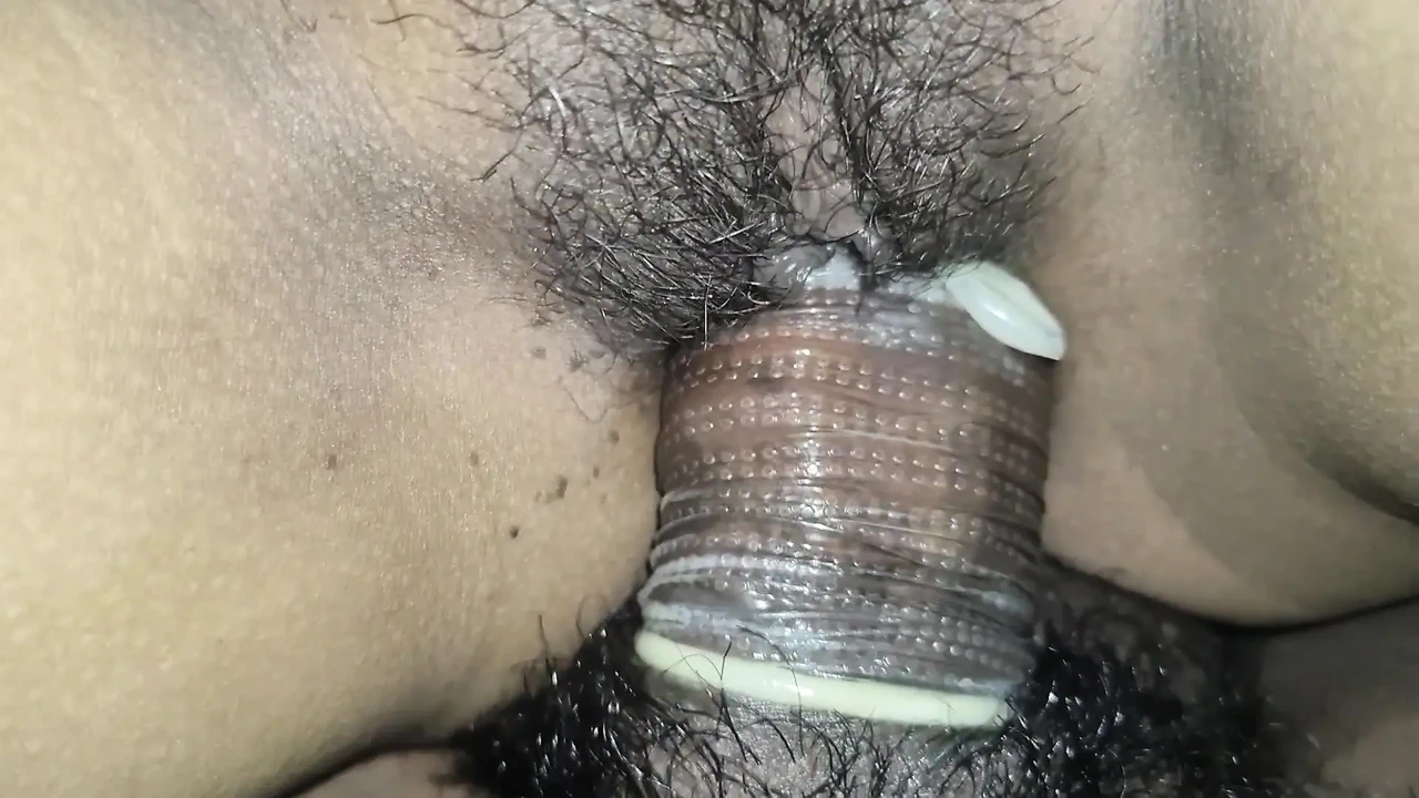 Omg！我和我的继母一个人，我请求帮助操我紧致的鸡巴色情视频