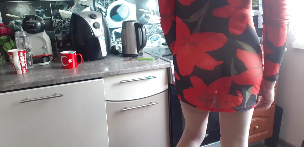 Nee, maar er zijn er enkele die gewoon als clip-ons bijvoegen... Mijn oren zijn niet doorboord ...