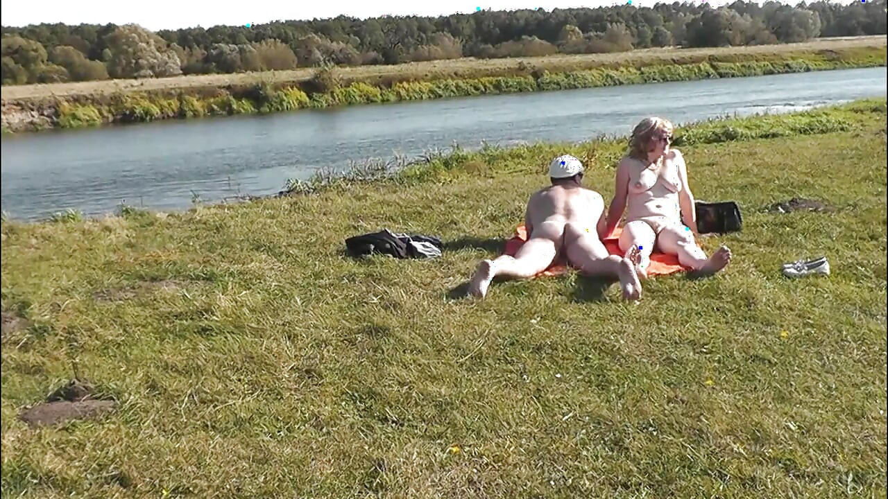 Soția și iubitul meu fac plajă goală pe plajă sălbatică și se fut pe la spate. Goală în public nudiști Naturists în aer liber, în aer liber, în afara sexului