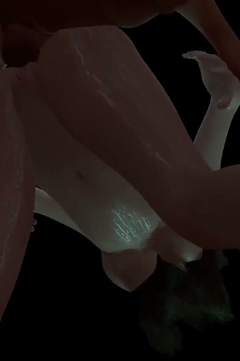Gatinha morena fofa adora anal em pé com as mãos puxadas para trás : pornô 3D