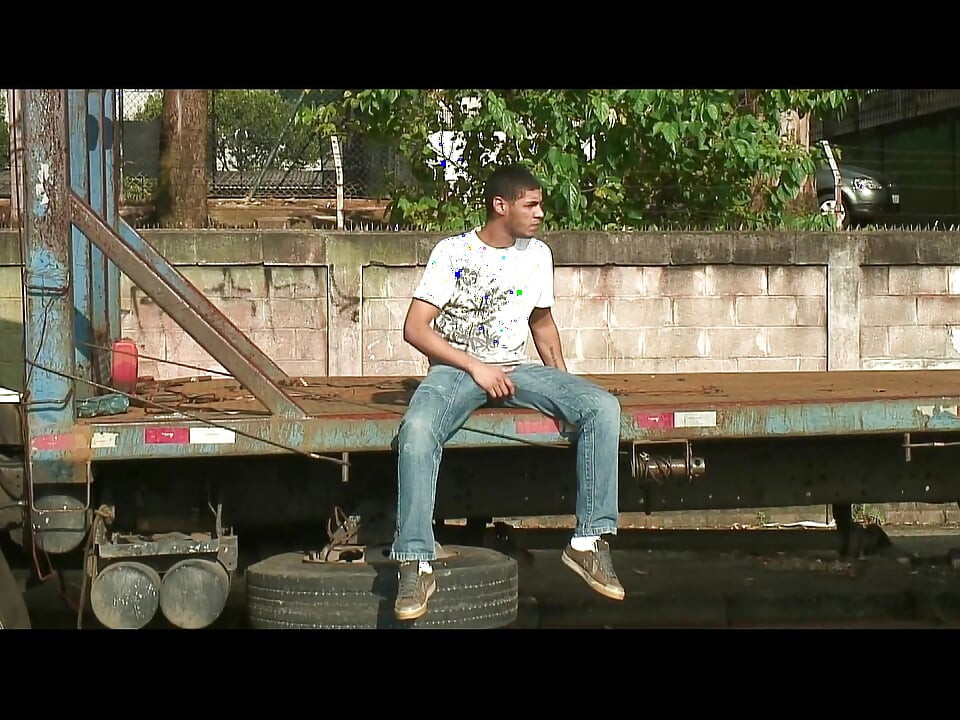 像一个饥渴的婊子一样骑乘他的男友