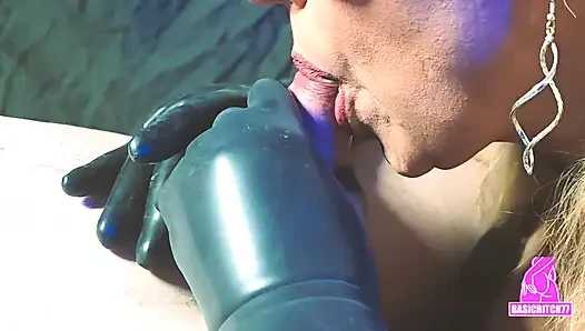 Çok kötü bir tavşanın harika oral seksi