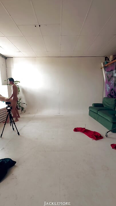 Bts Dolly Love -valokuvaus, imeminen ja naiminen raakaa studiossa