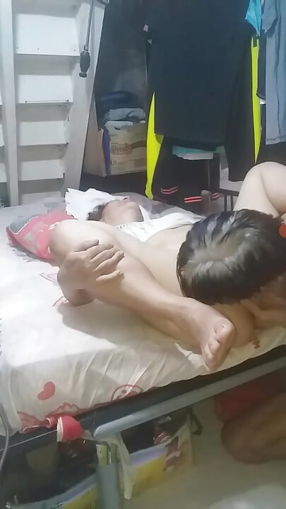 إنها تعرف أنني أفضل آكل كس