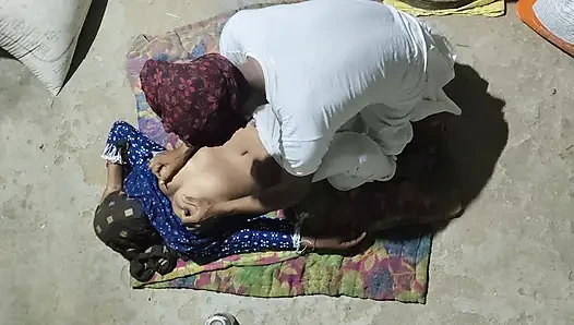 Gadis bertubuh panas seksi desa desi dengan besar