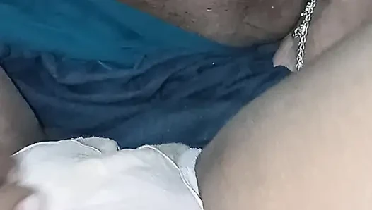 İçtikten sonra eve parti için geldim, kocam gidince beni sikti.
