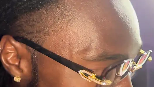 Kocam boşalana kadar amımı yalıyor