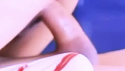 Spor salonundan sonra: üvey kız kardeş sırılsıklam ve o şişman yarağa binmeye hazır.