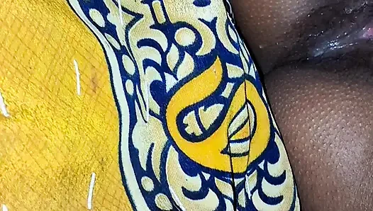 Desi hot girl, chut mein ungli daalkar , apni hawas bujai